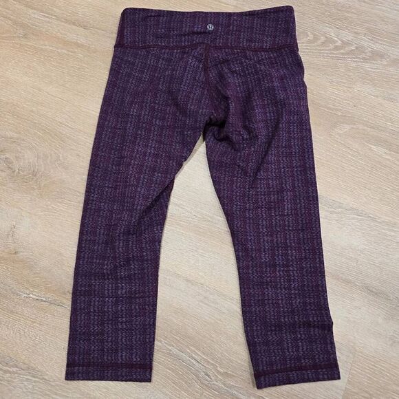 Lululemon Crop leggings Women's Purple Size 6 Elastic Waist Wunder Under Pant - Picture 5 of 5